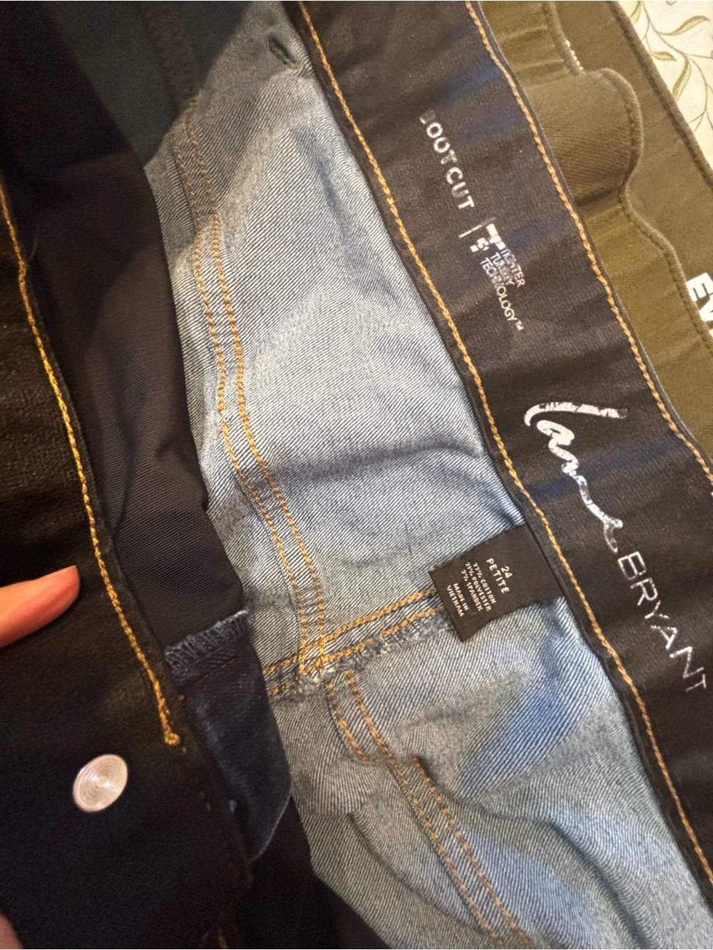 Lane Bryant 24P distressed Dark Wash Women’s Jeans - Classic Straight Leg - Picture 7 of 7